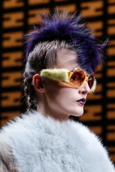 Look 61